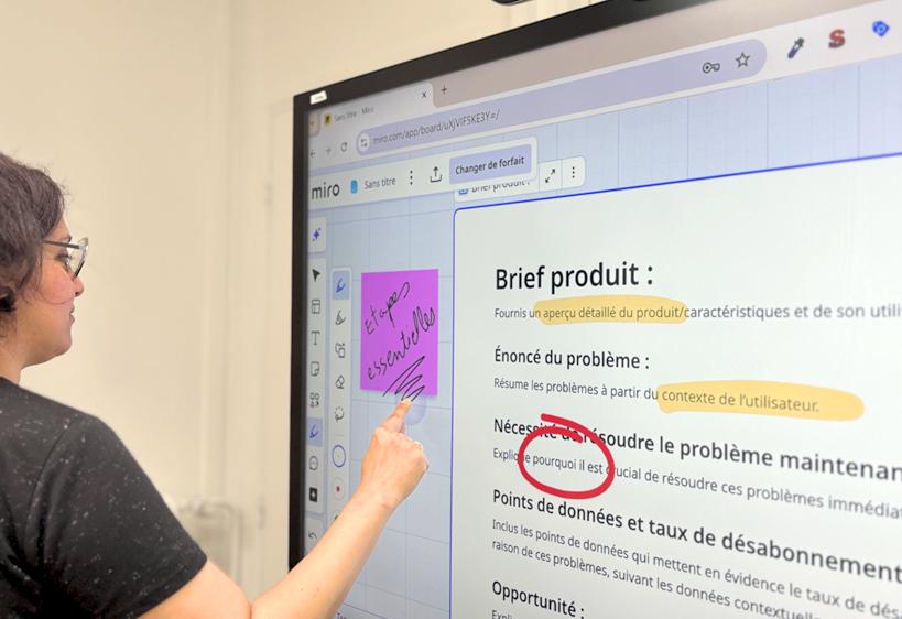 Utilisation de Miro sur un écran interactif tactile